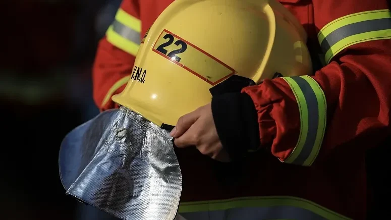 Bombeiro capacete lusa