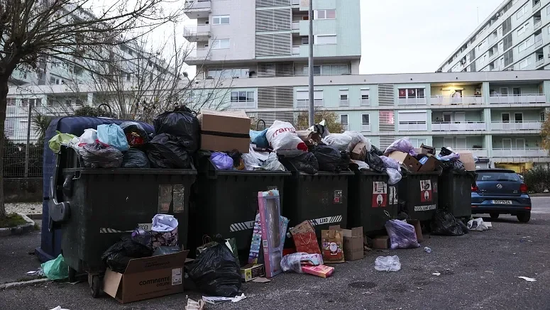 Greve Na Recolha Do Lixo Em Lisboa