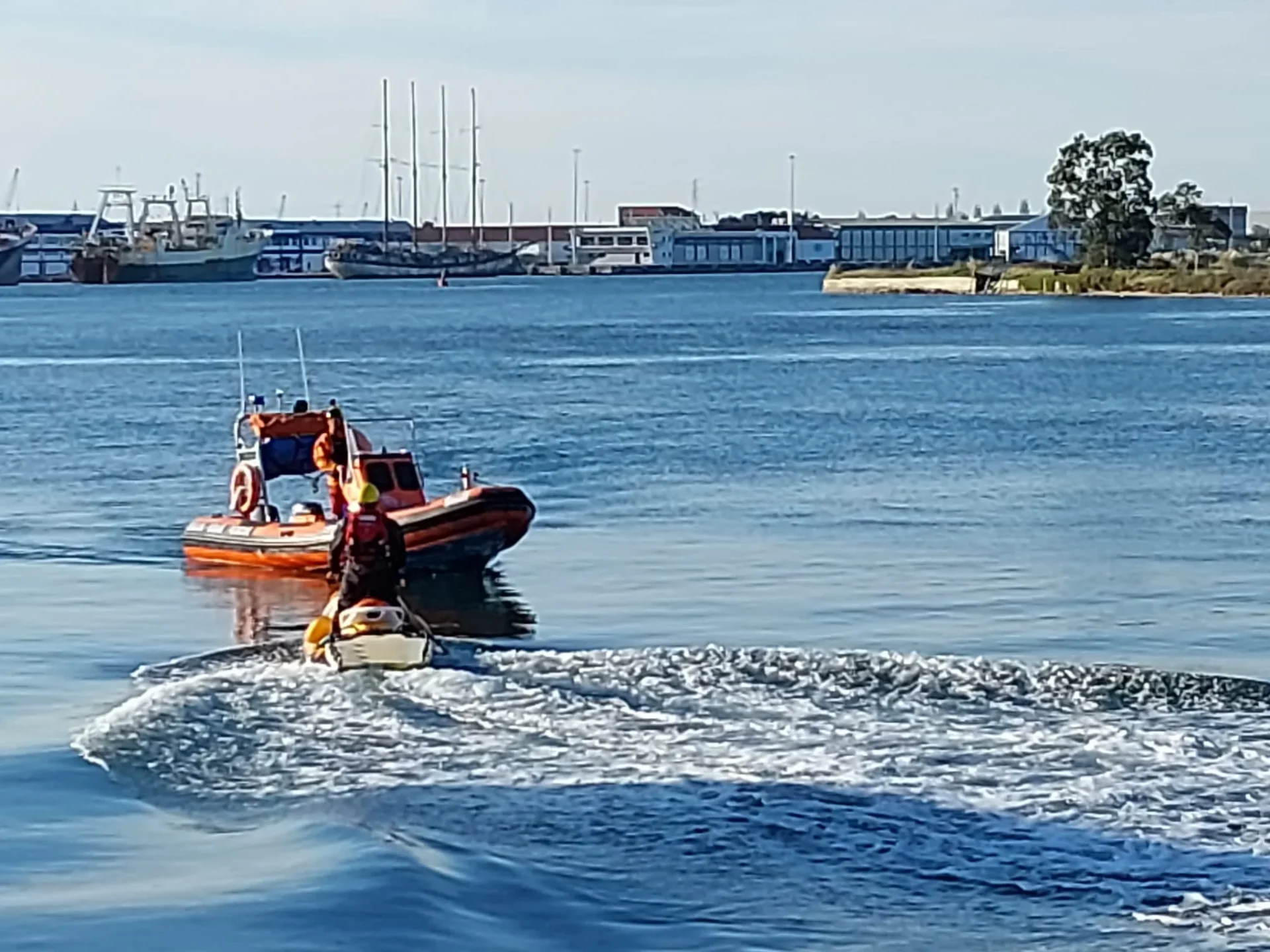 Autoridade Marítima Nacional Resgata Jovem Na Ria De Aveiro 1