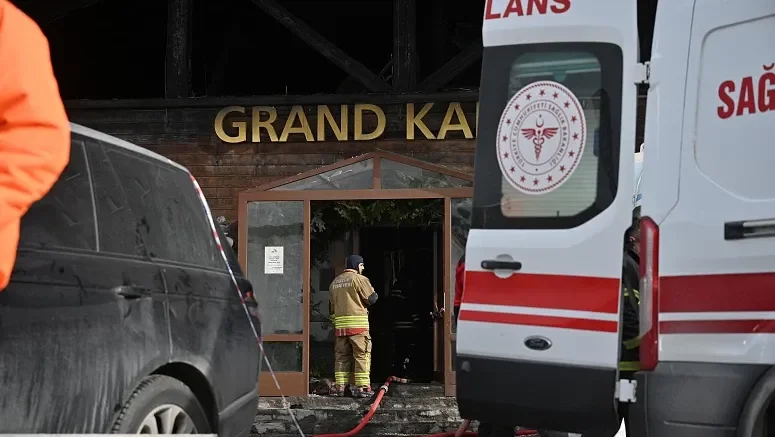 Incêndio Em Estância De Esqui Na Turquia